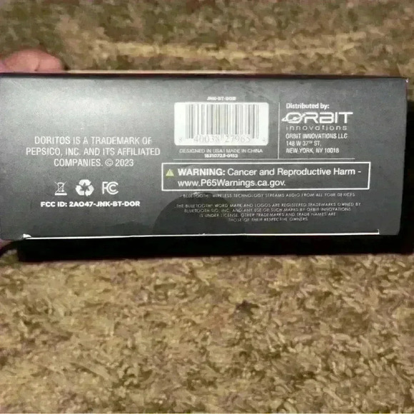 NWT - Doritos Bluetooth Wireless Speaker Portable Triangular Red & Black - Picture 3 of 4